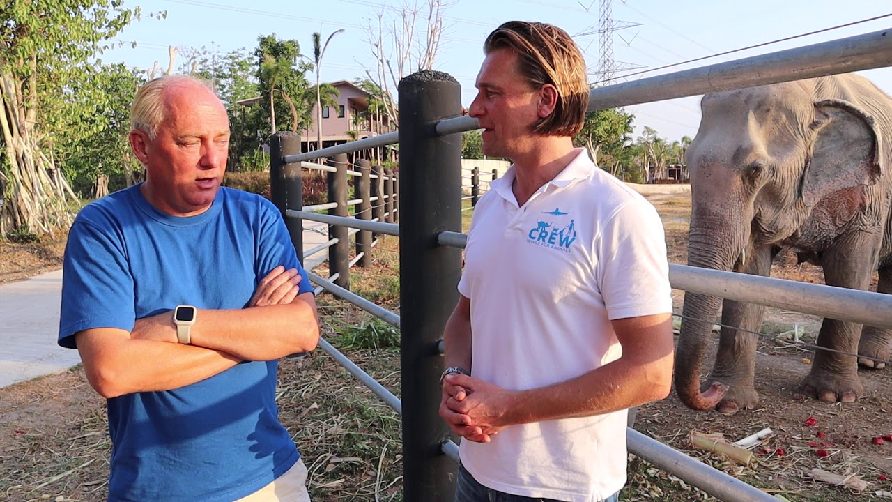 Piet meets Edwin, founder of Wildlife Friends Foundation Thailand