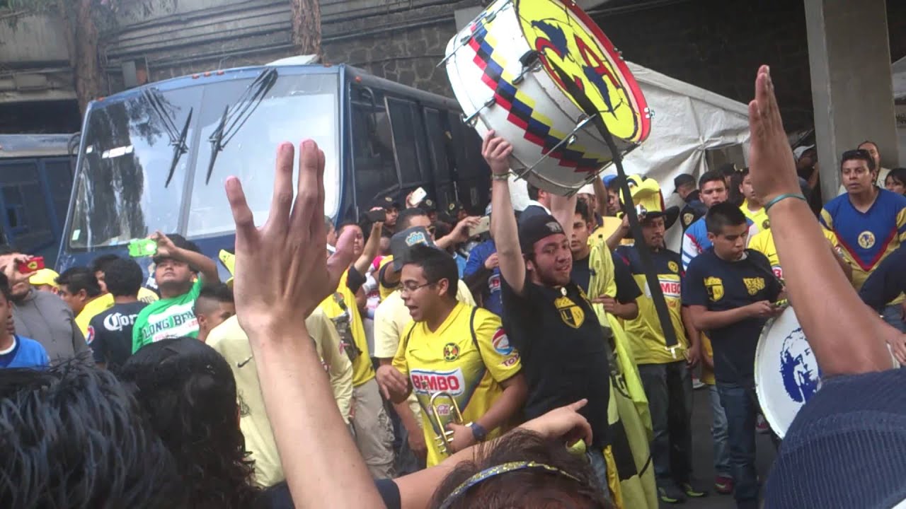 Previa a la entrada de la Orquesta al Estadio. Gran Final América vs León.