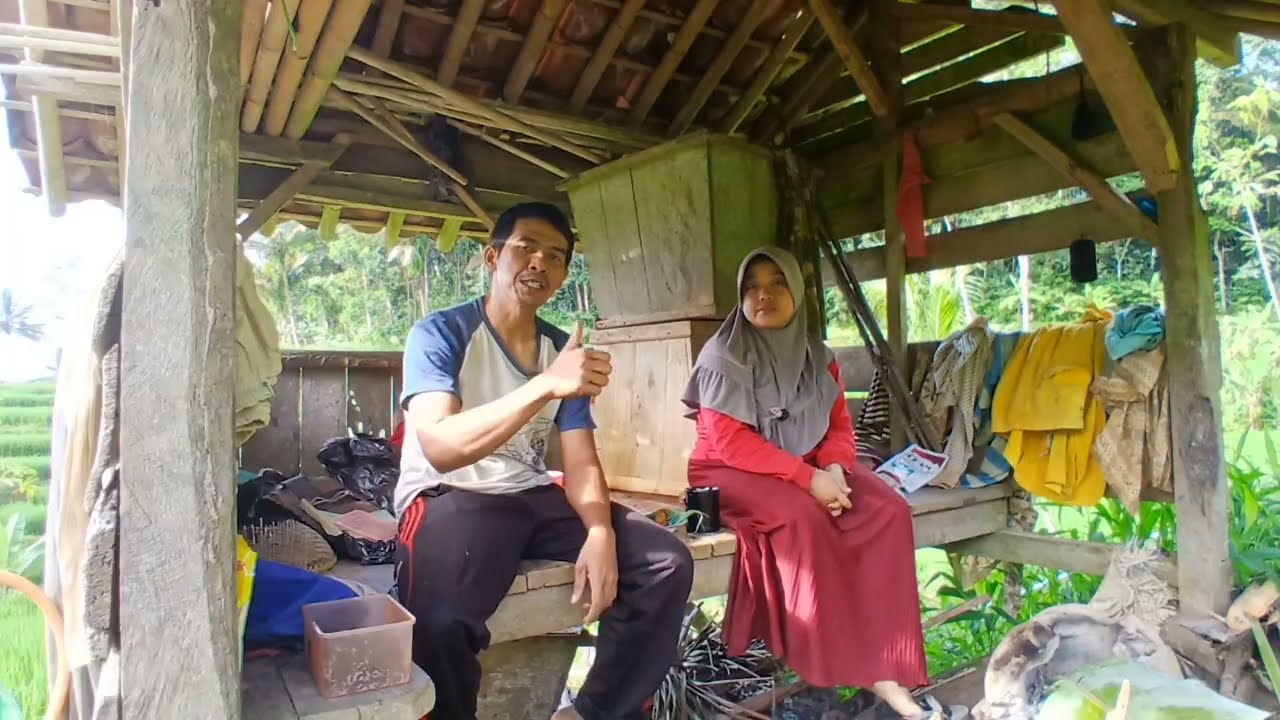 Bikin Cemilan Pisang Goreng Terigu Sebelum Bekerja