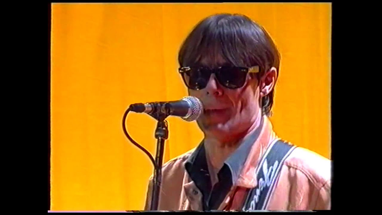 DOGS Suffragette city (Rock Press Club 2001)