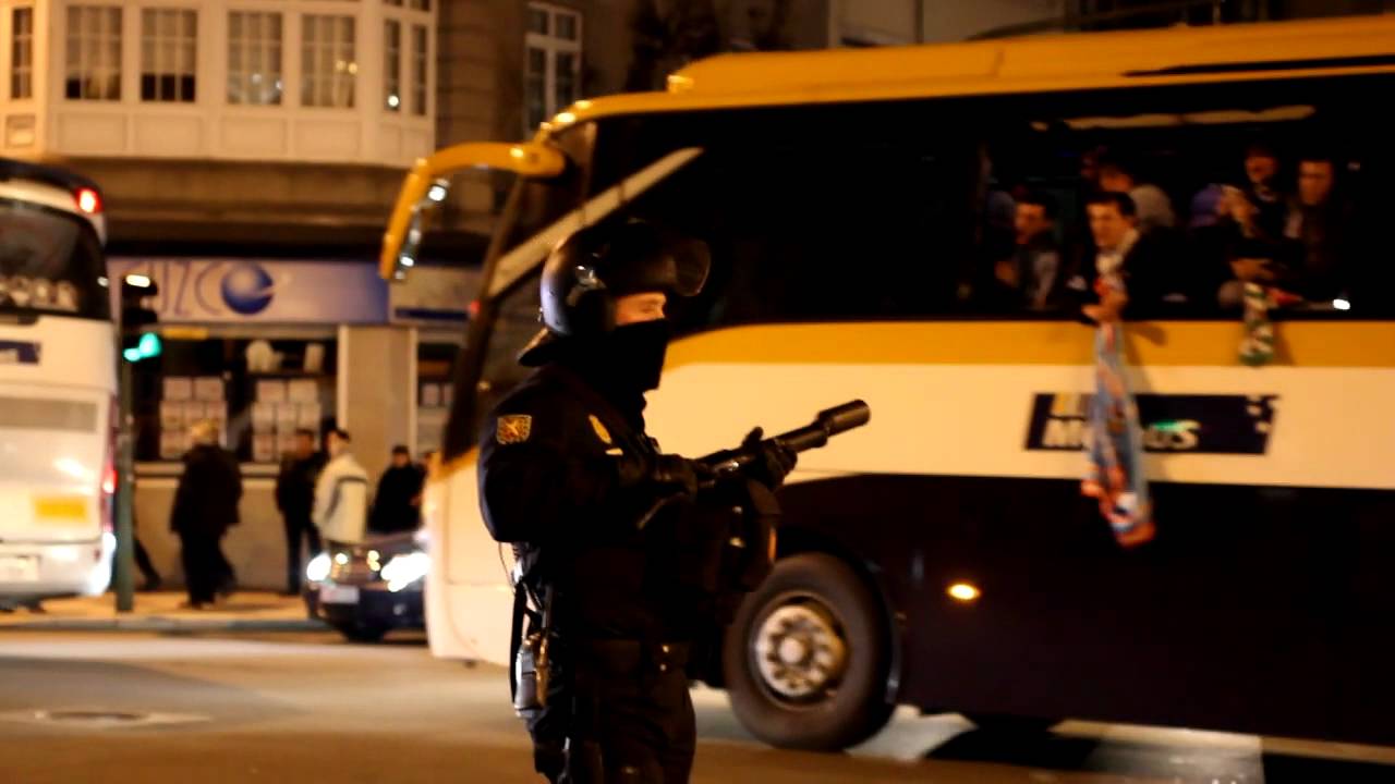 Botellas contra el bus del Celta