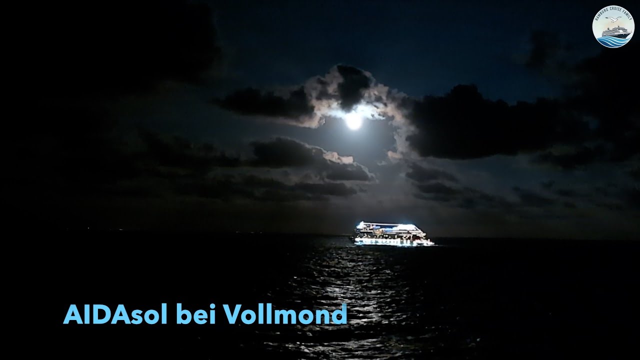 AIDAsol bei Vollmond