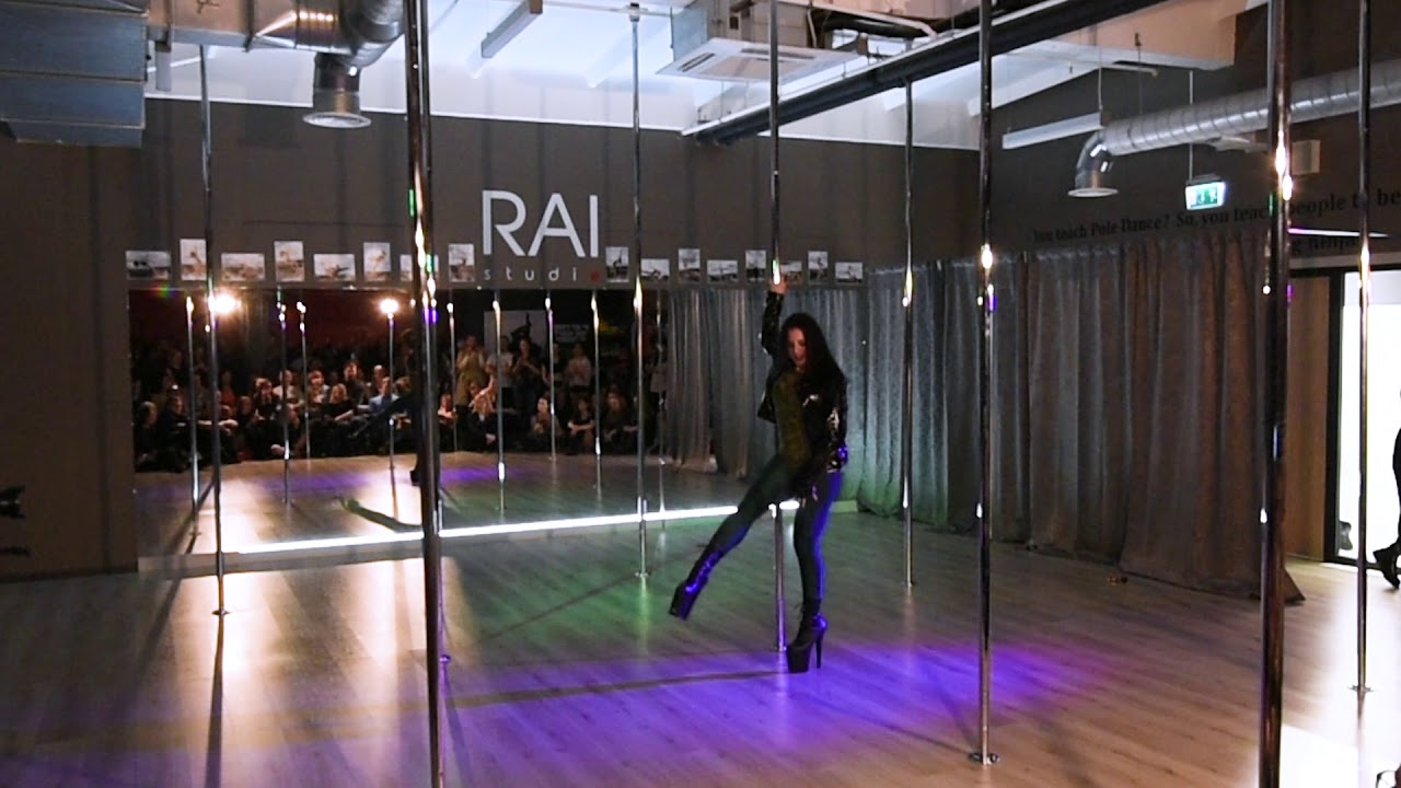 Julija. Exotic poledance pasirodymas 