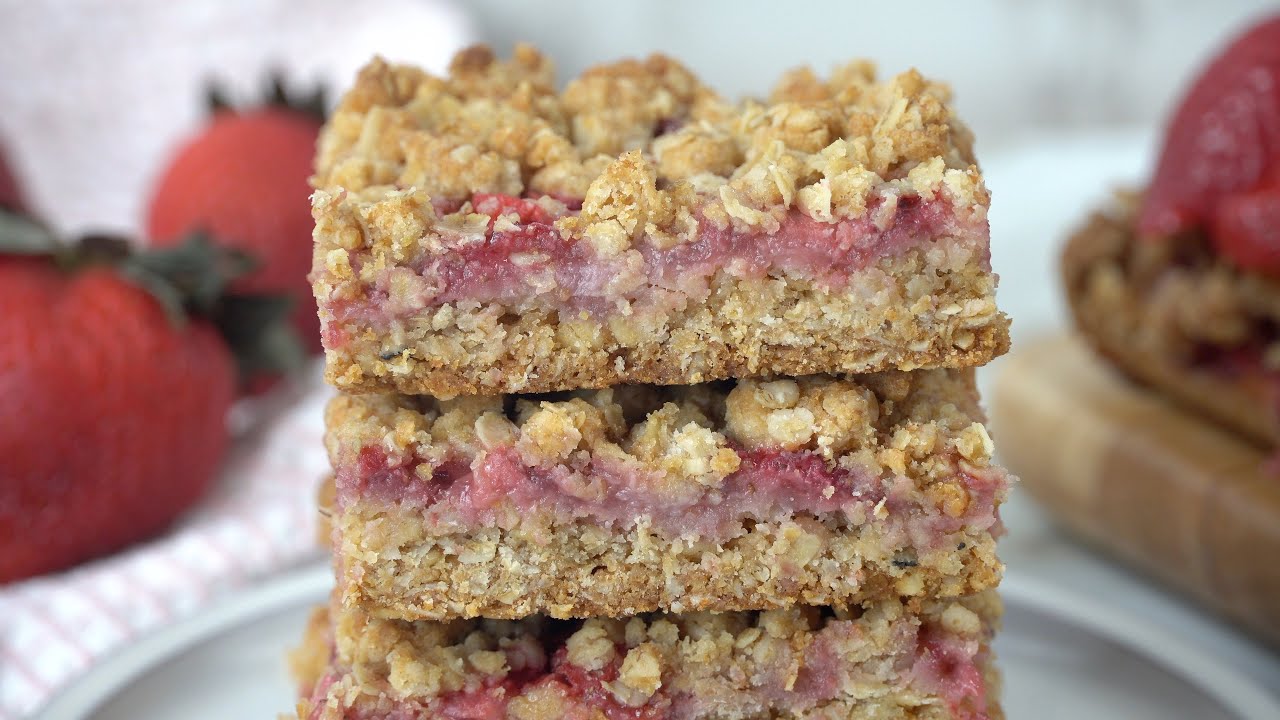 Fresh Strawberry Oatmeal Bars are soft, chewy & easy to make with an handful of ingredients.