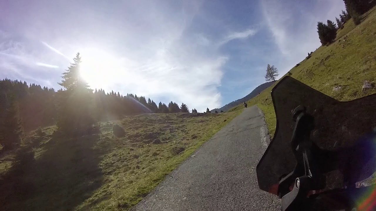 Salita monte Tomba e Grappa con BMW F900XR