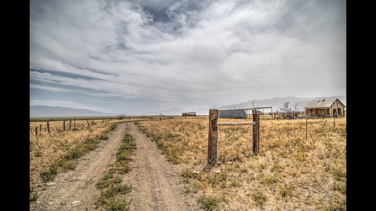 ABANDONED 1800s Mystery Ghost Town & Mystery Grave Site Search Exploration & Urban Exploration