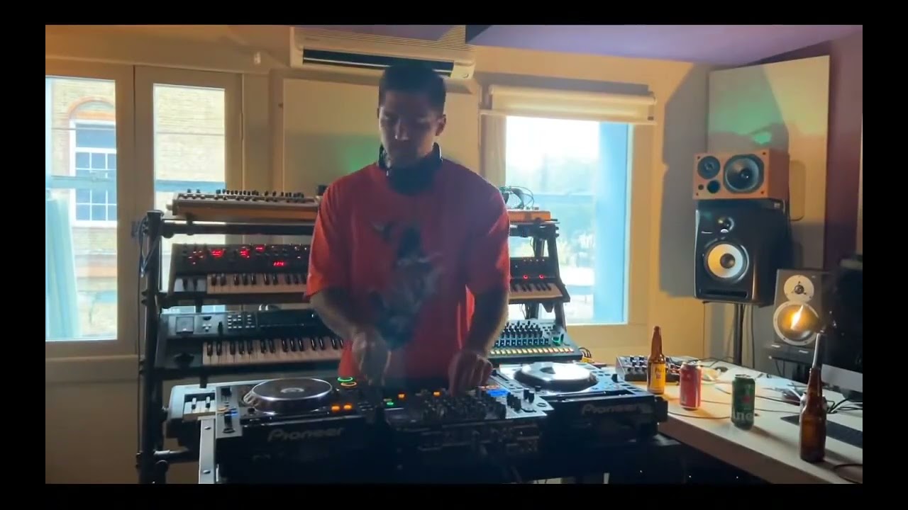 Tom & Collins - GHEIST - Frequent Tendencies [RADAU]