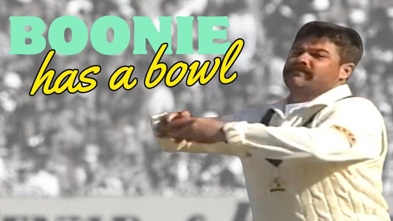 David Boon bowls the last over of the 2nd Cricket Test in 1992/93 v New Zealand (and it’s a maiden!)
