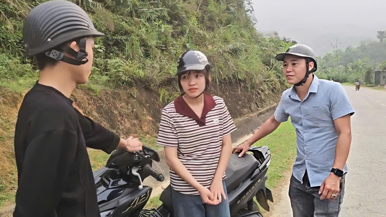 Nam wondered about the stranger's attitude towards Hang when they met.