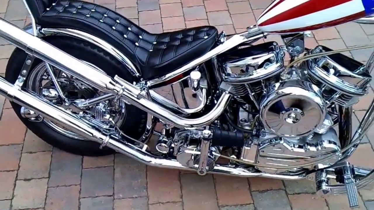 Easy rider Captain America Chopper - Country road Run out