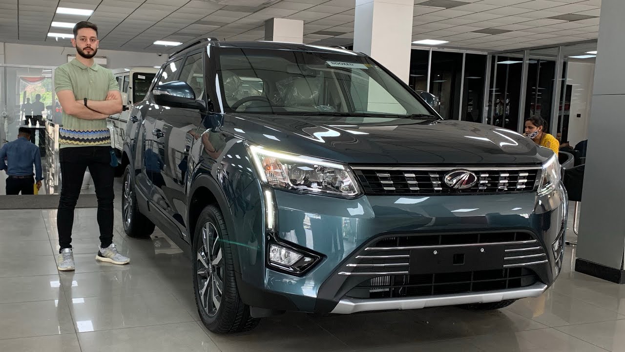 Mahindra XUV300 W8 (O) Detailed Walkaround | Price, Interior, Engine