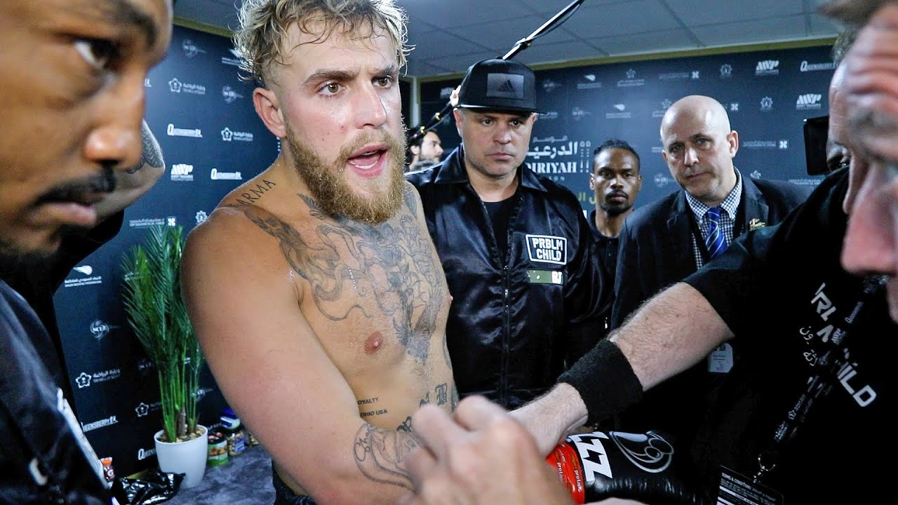 Jake Paul GLOVES UP - SECONDS AWAY from settling FEUD with TOMMY FURY!