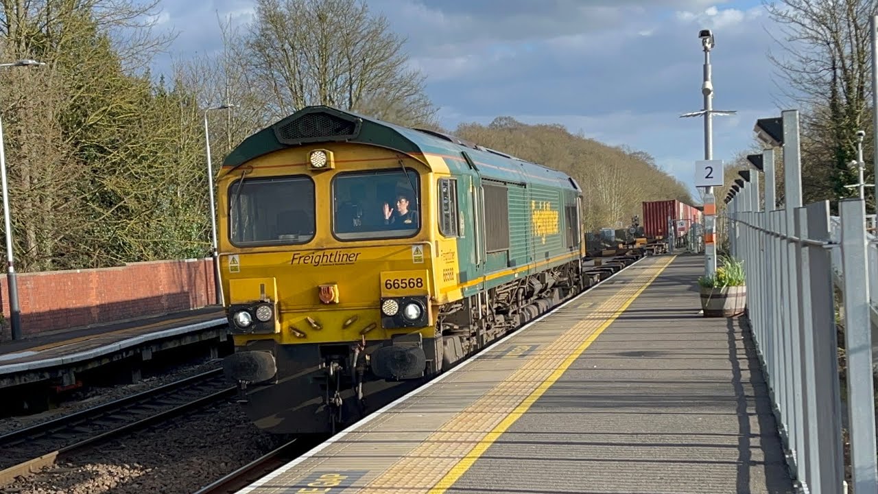 East Midlands Railway 170514 meets Freightliner 66568 15;58 Lea Road 11/3/2026
