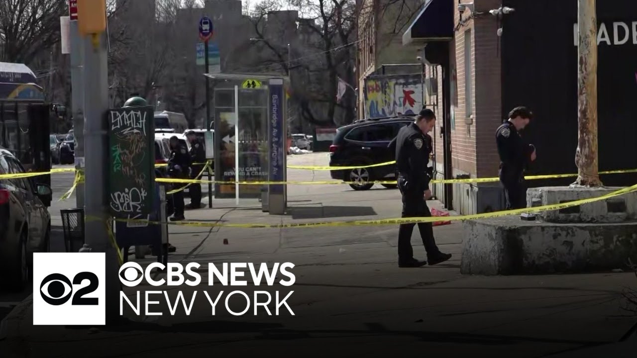 Man shot outside Bronx subway station, police say