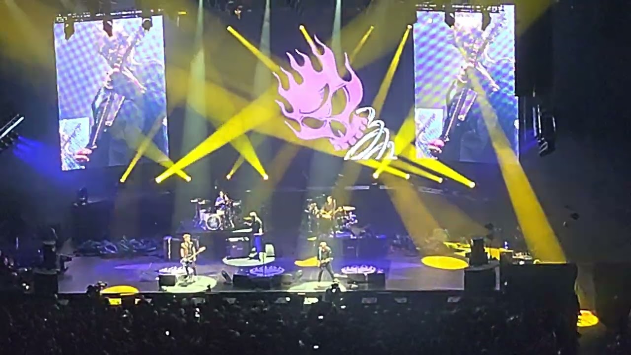 The offspring - Hit that et Original prankster live centre bell 2026