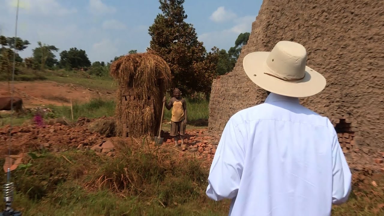 This Man BLEW His Only Chance | President Museveni Surprise Stop-Overs In Wakiso District