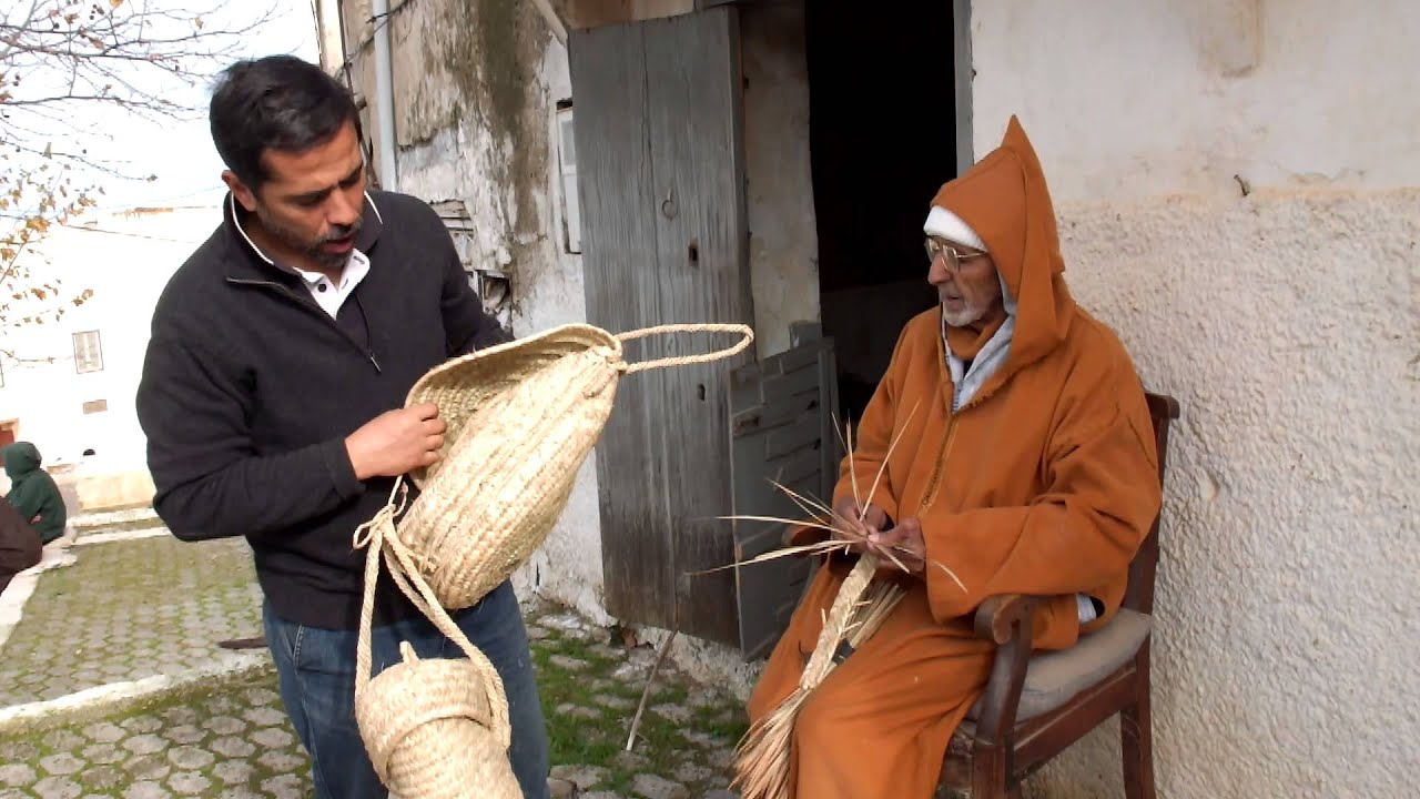 Ami Bacha Coiffeur,devenu Vannier à Bhalil Maroc. A Barber became Basket Maker in Bhalil Morocco
