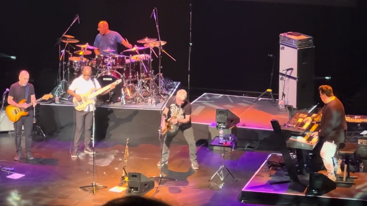 Spyro Gyra hit “Morning Dance” LIVE with new keys (11/24/24) -Celebrate 50th!