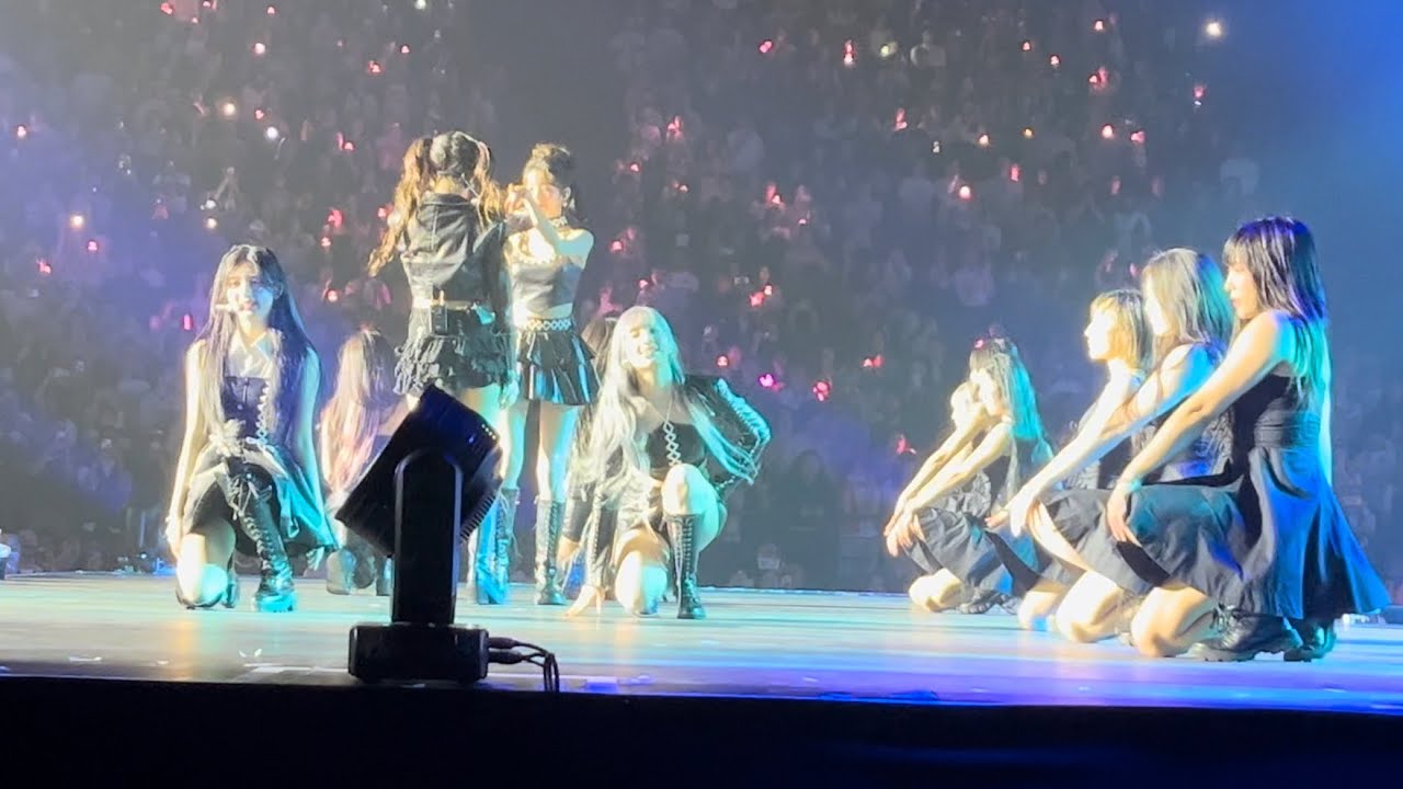 IVE 아이브 - LOVE DIVE - PARIS 20240604 VIP [FANCAM 4K60 HDR]