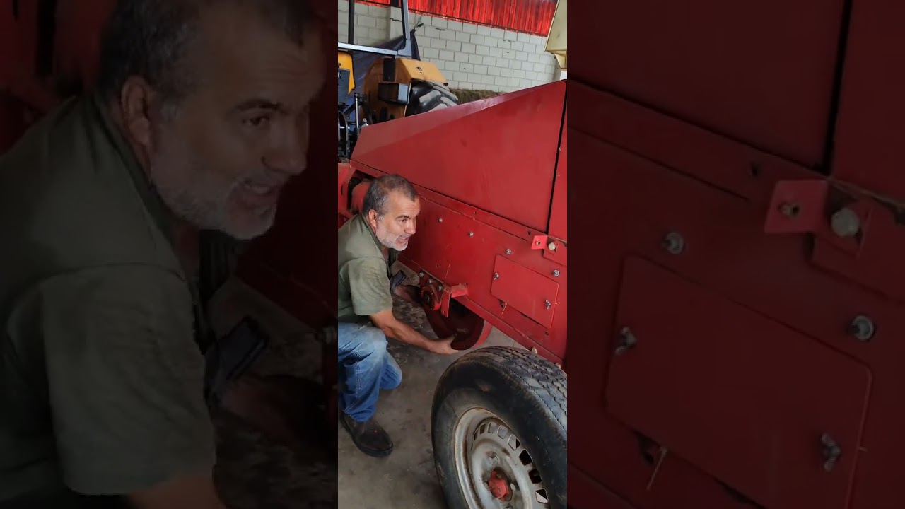 Colocando enfardadeira no ponto