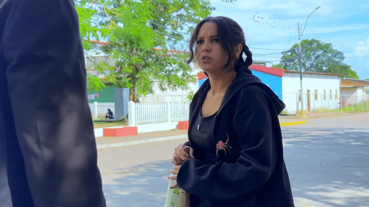 Se enamora de una mujer que limpia vidrios y le propone algo estraño