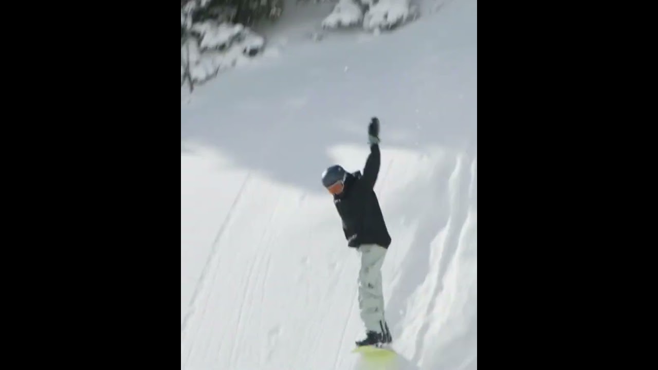 Mastering Powder Days with the Slash Vertical 🏂 #shorts #snowboarding