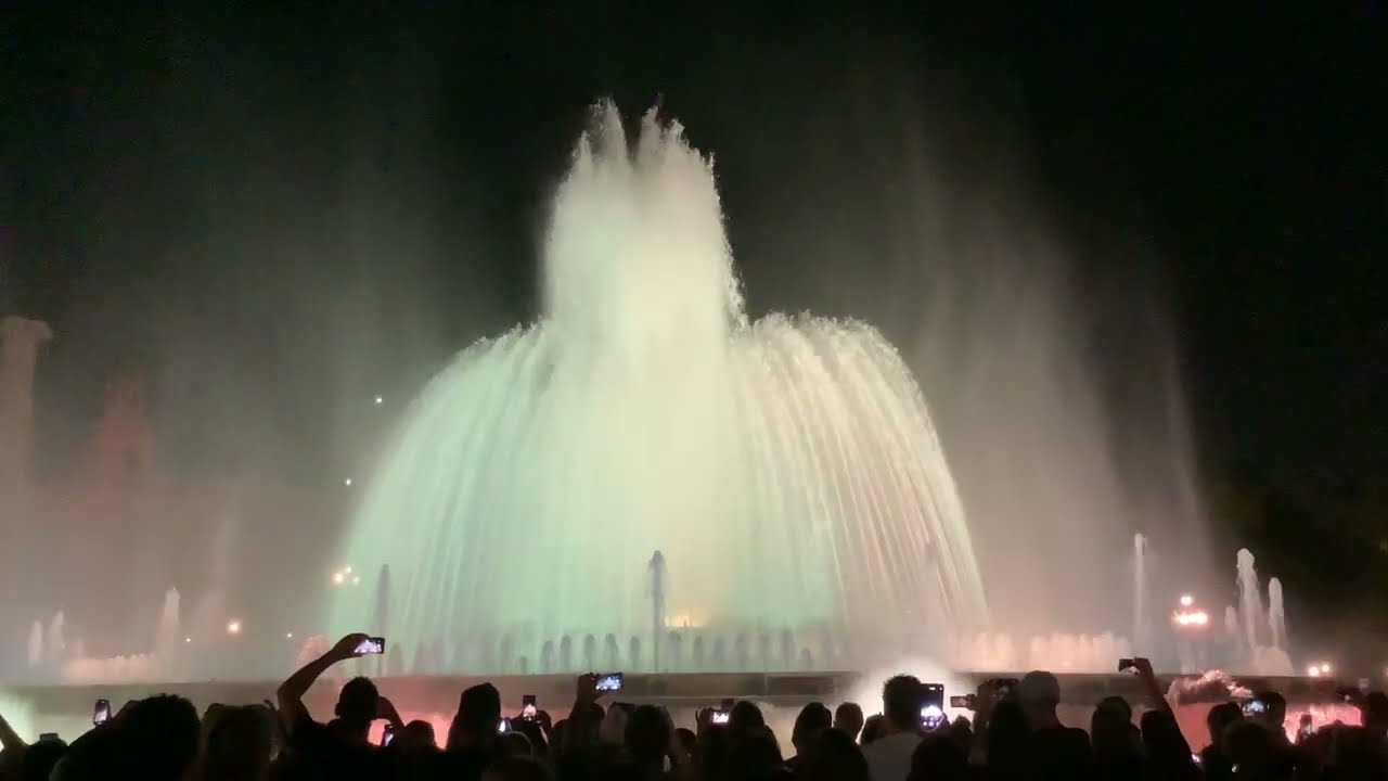 Magic Fountain Barcelona - Font Màgica de Montjuïc ⛲️🫶🤩 