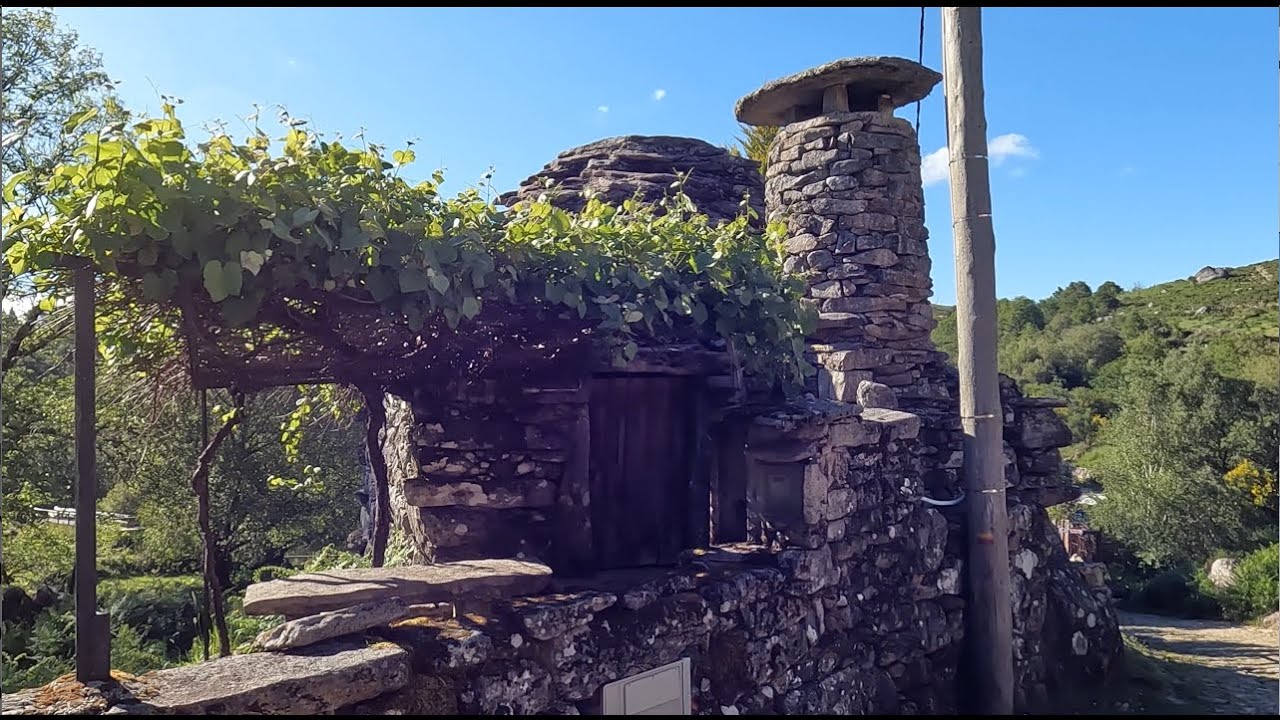 Branda da Aveleira, um testemunho etnológico de milhares de anos   Portugal