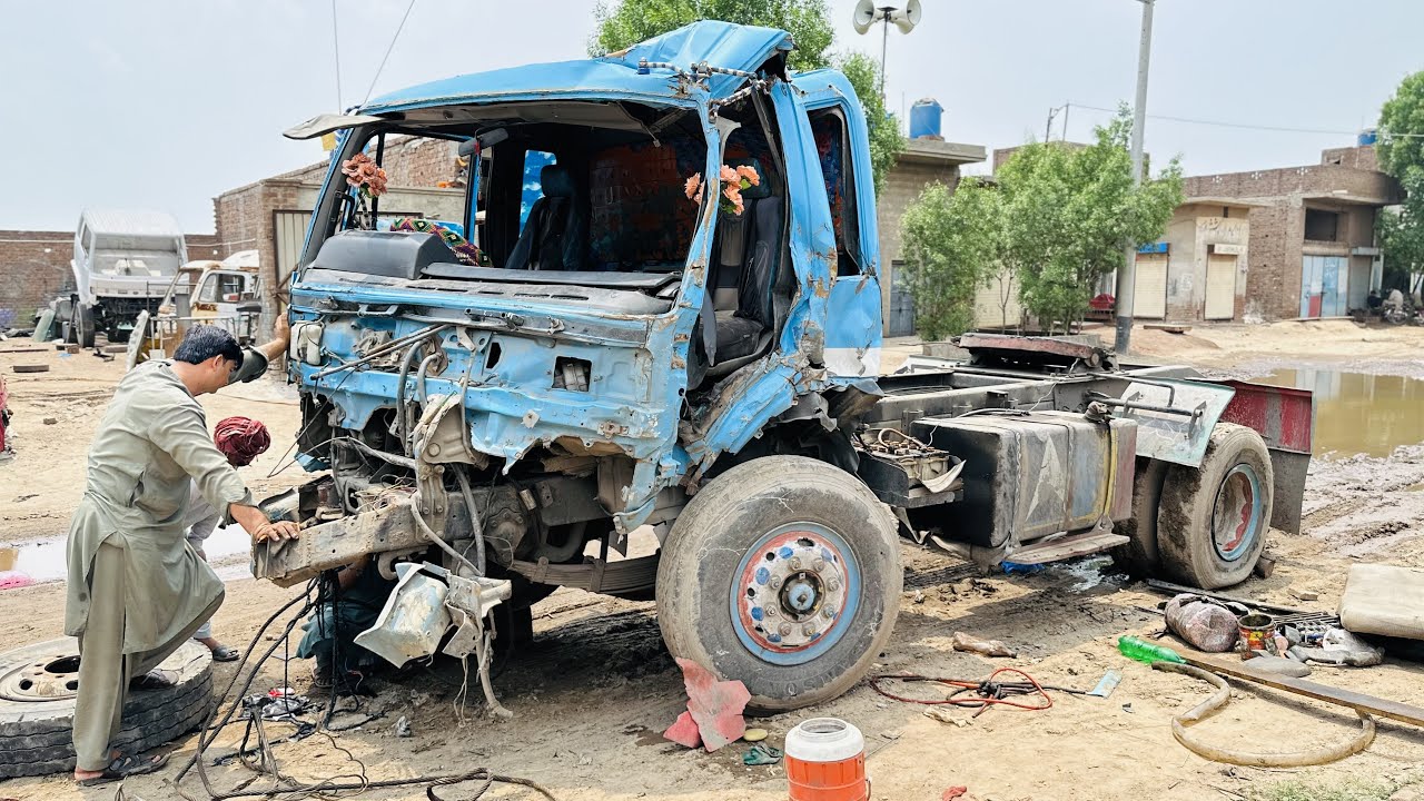 Hino Truck Accident Cabin Chassis Repairing and Restoration Complete Video | #Discover Manufacturing