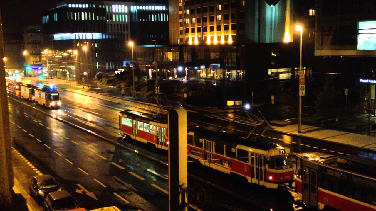 Tramvaj versus led - ledovka v Praze 1.12.2014 (Ice storm in Prague)