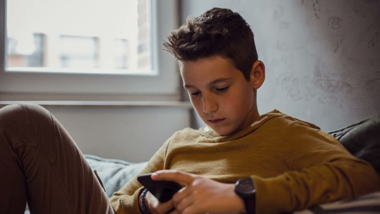 Couper les réseaux sociaux aux ados ?