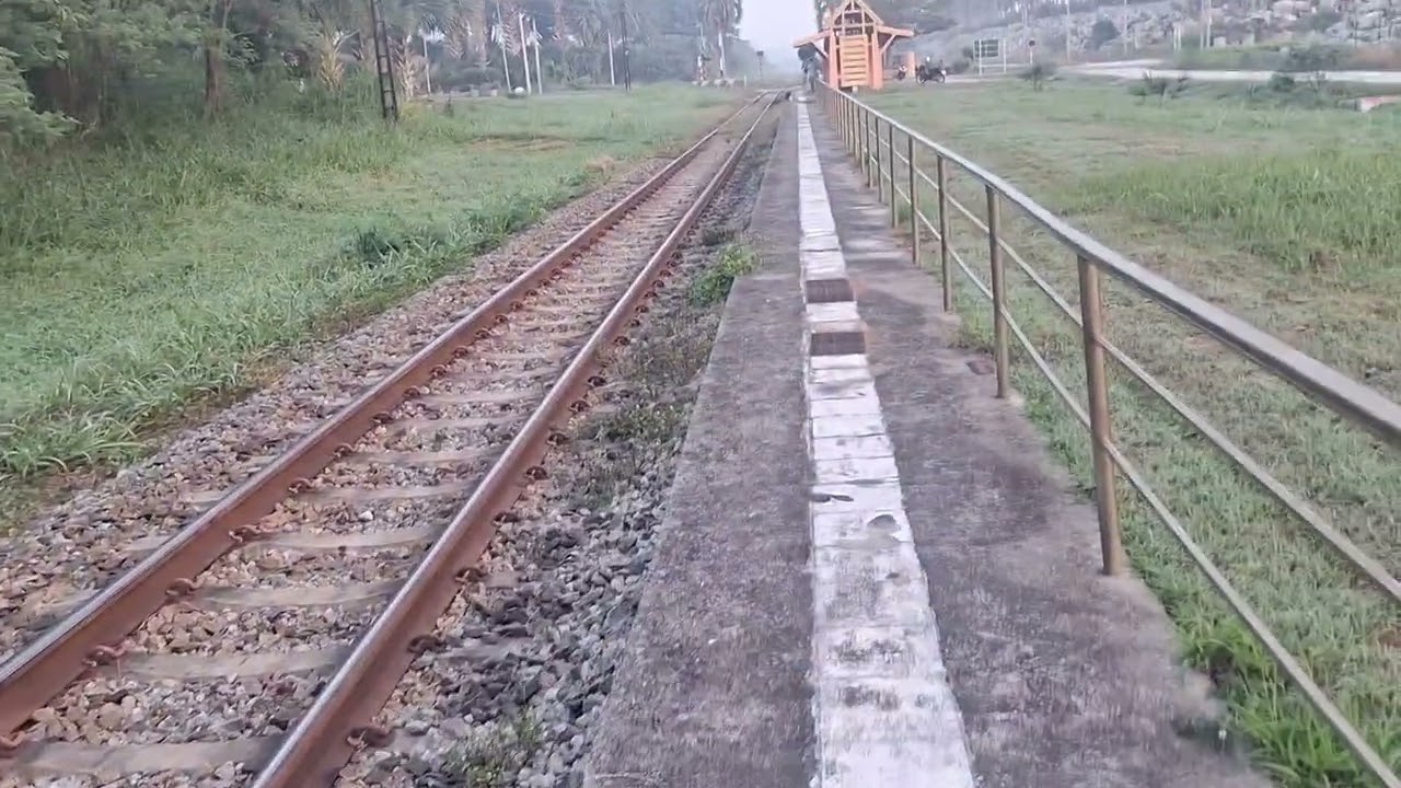 Railfaning at Suan Nong Nuch Park