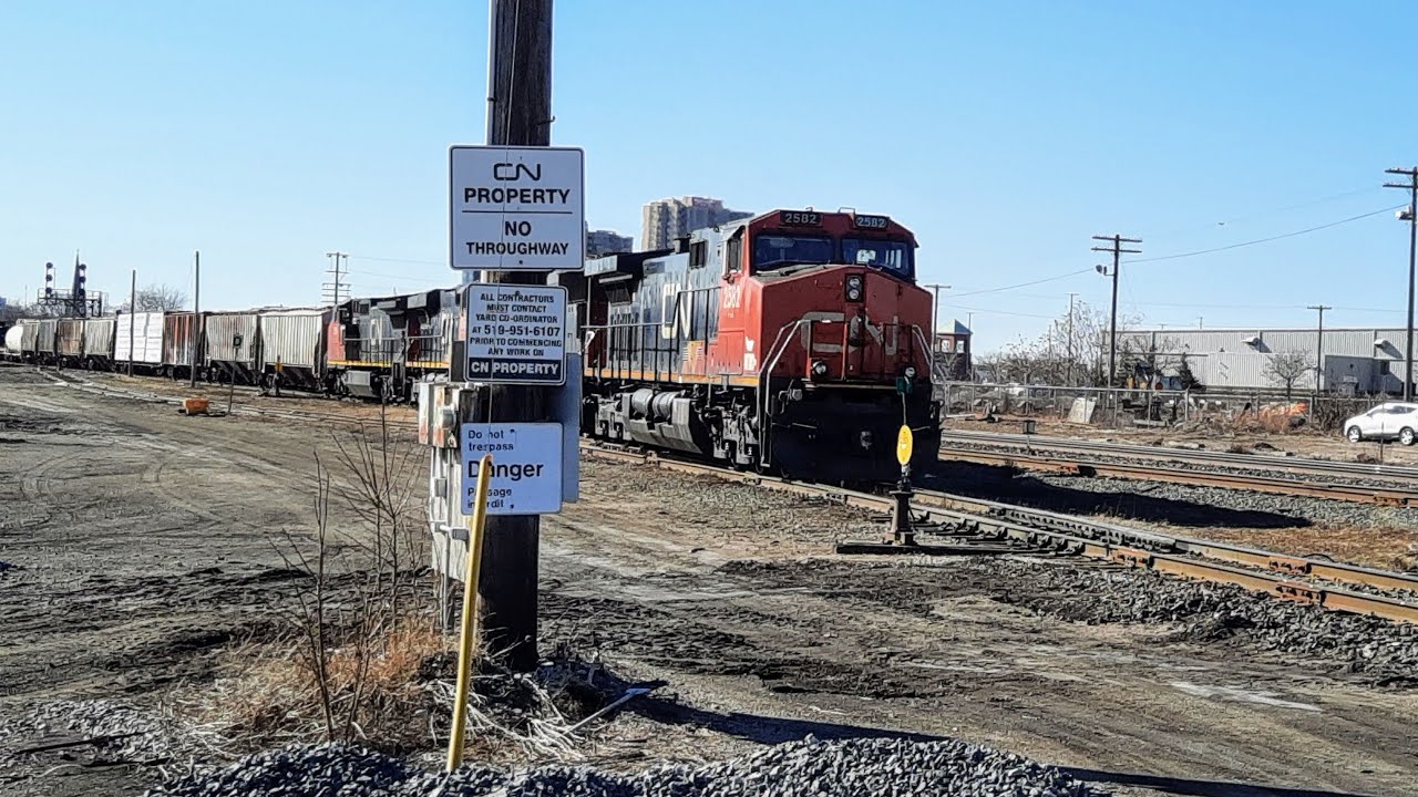 A Horn and a Wave! 4-Locomotive CN Eastbound Mixed Freight Pulls into London Yard on March 13, 2021