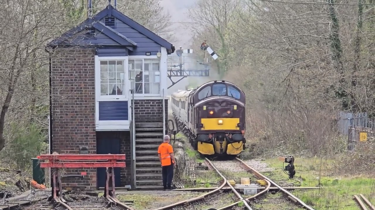 The Heart of Wales Explorer 37676 & 37668 Pantyffynnon  29th March 2025