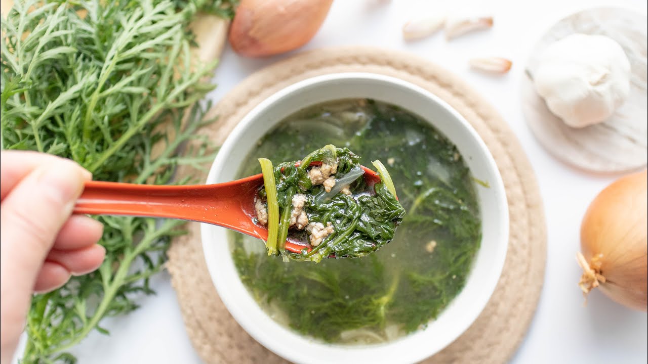 Vietnamese Ground Pork And Chrysanthemum Greens Soup (Canh Tần Ô/Caỉ Cúc Nấu Thịt Băm)