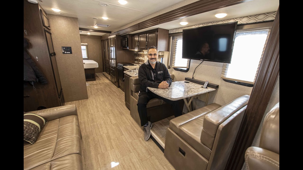 2019 Thor Freedom Traveler A30 (17U220010)