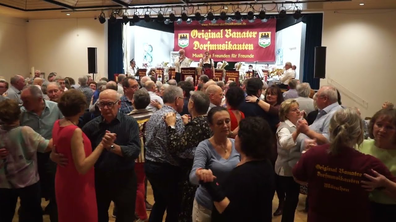 Original Banater Dorfmusikanten - Wenn der Wein blüht