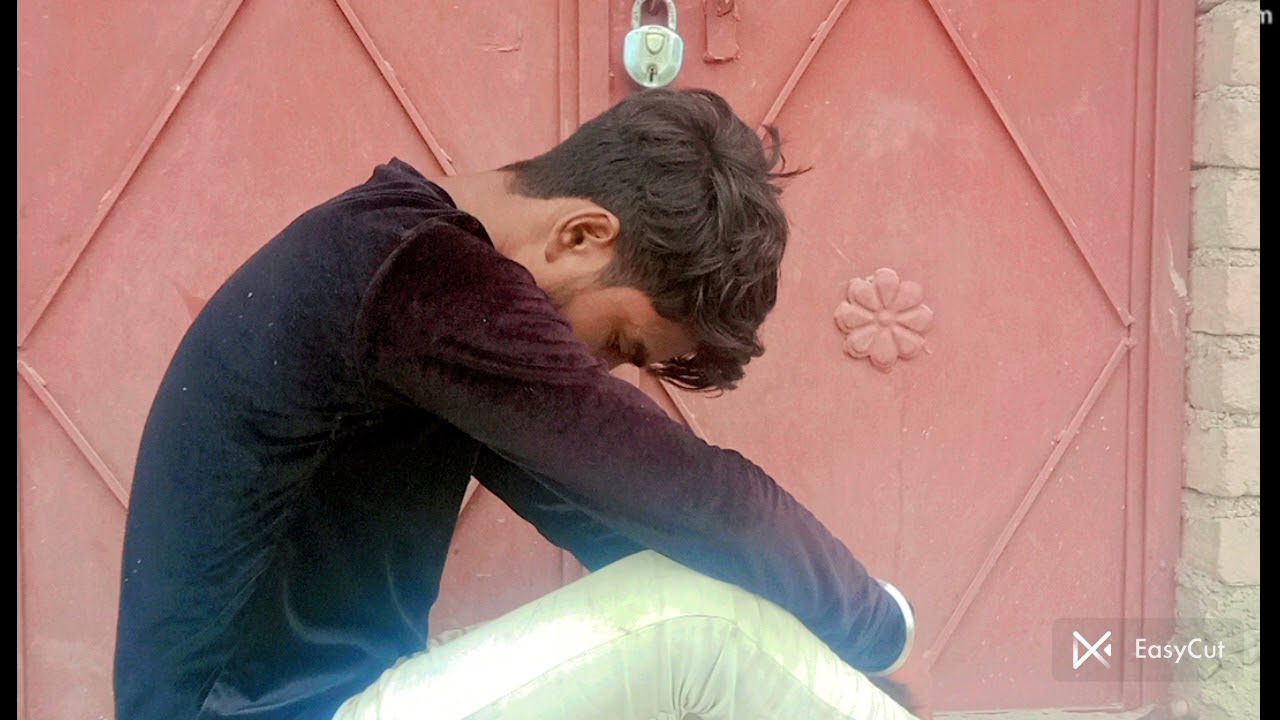किसी टेक्स्ट को पिन करने के लिए, उसे दबाकर रखें. अनपिन किए गए टेक्स्ट एक घंटे बाद मिटा दिए जाएंगे.