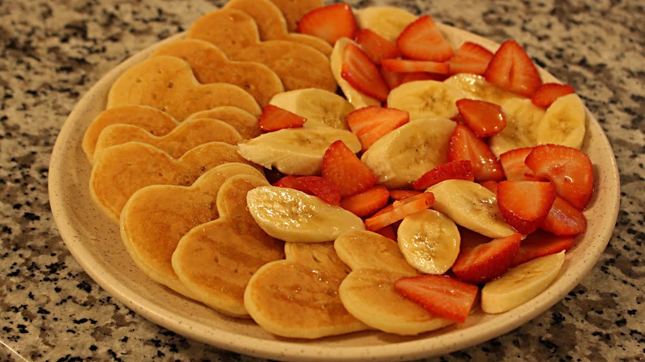 How to Make Adorable Heart Pancakes for Valentine&rsquo;s Day! ❤️🥞