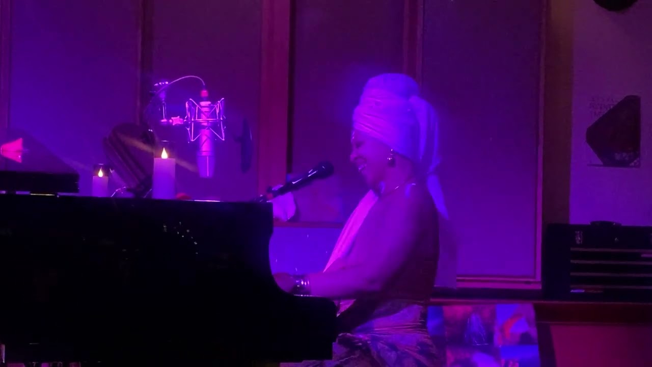 Sehréa N’Dayu performs Original Music 