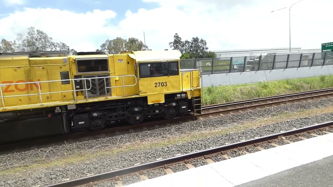 Hemmant Trainspotting | Cloudy Summer Morning