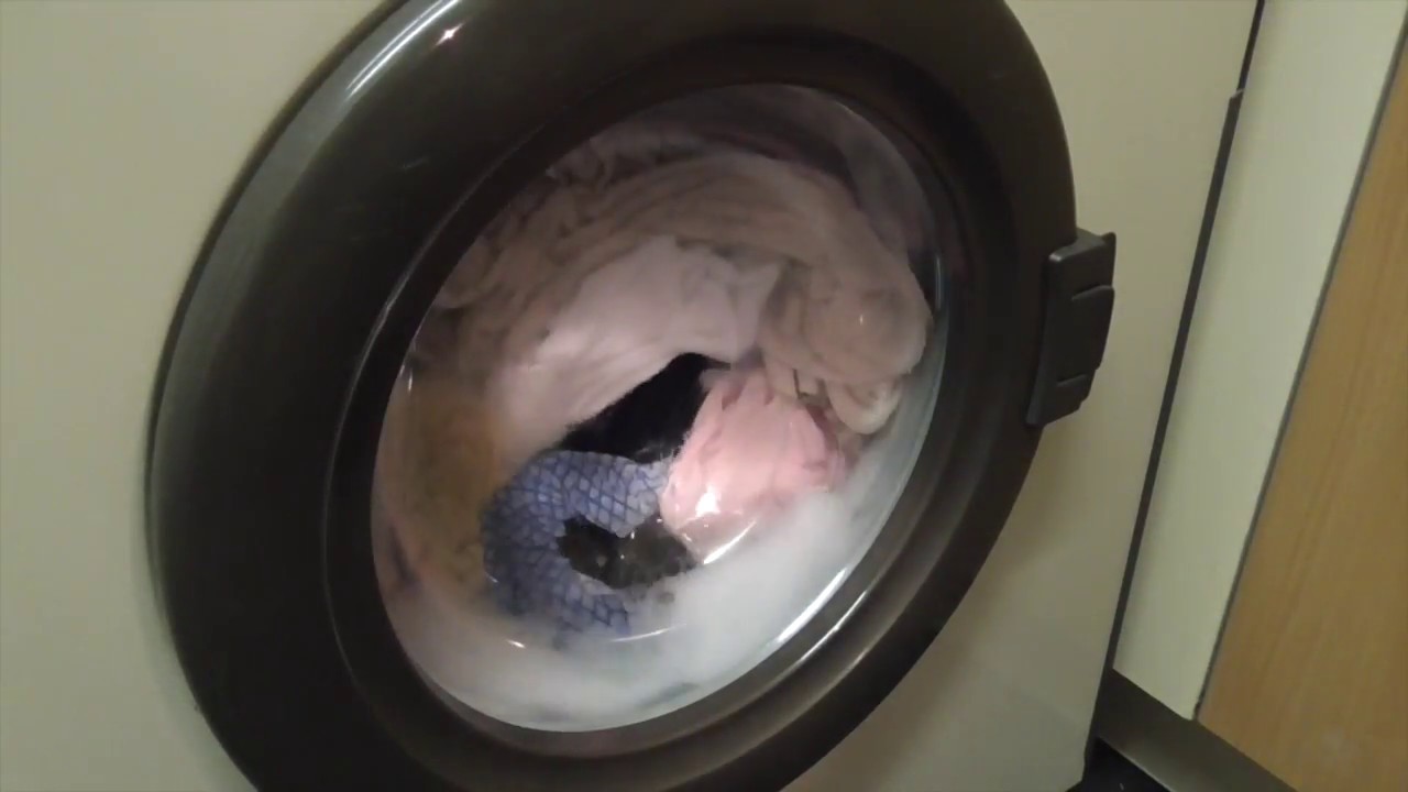 Hotpoint 9530 Electronic 1000 Plus - First Wash with Persil Powergems