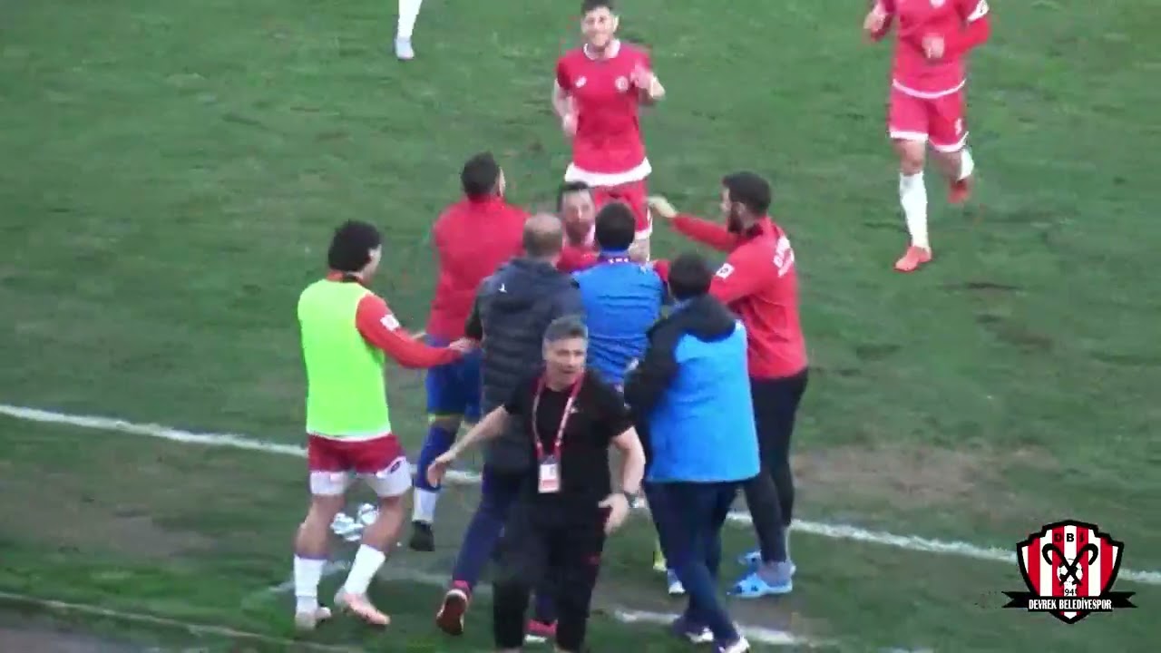 Remzi Budak, Devrek Belediyespor'a şarkı yaptı
