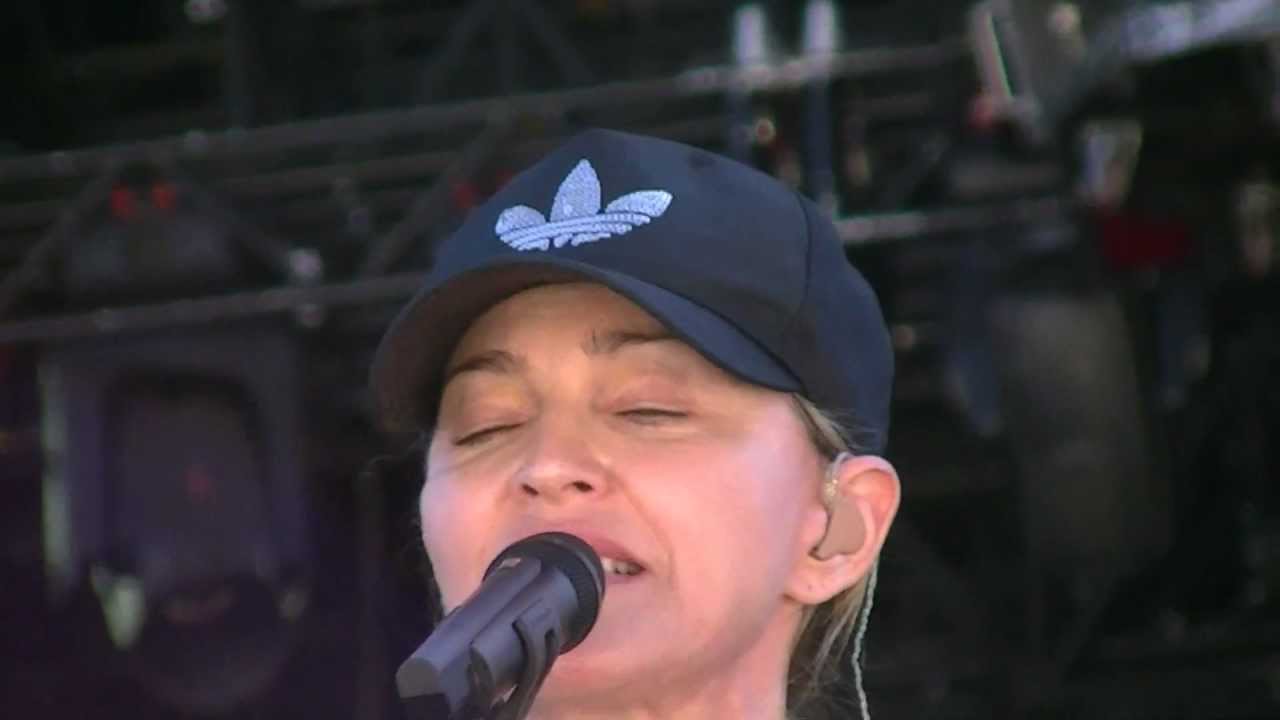 Madonna MDNA Tour - I Don't Give A - Soundcheck - Letzigrund Stadium, Zürich - 18/08/2012