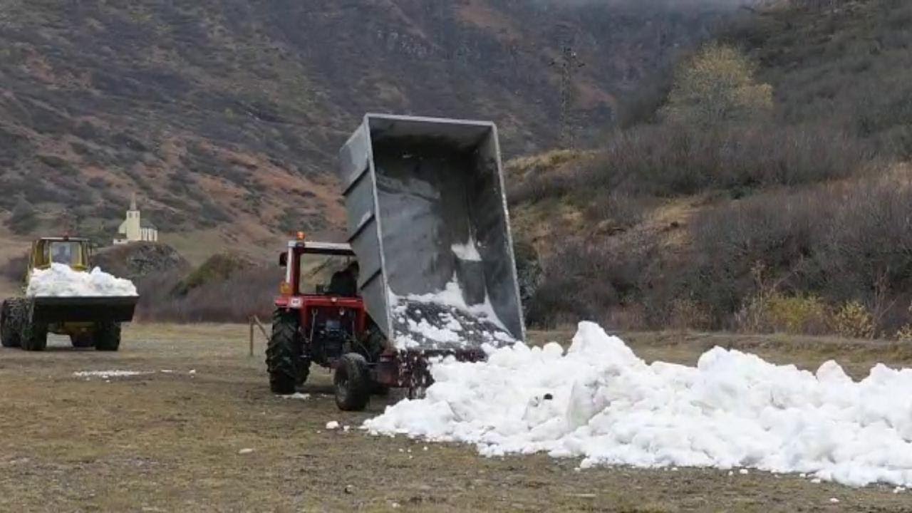 A Riale, dove la neve per lo sci di fondo è stata conservata durante l'estate