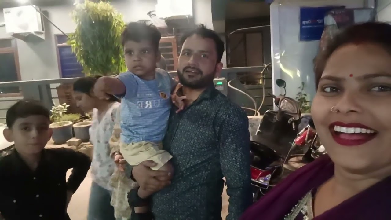 moti mehal  gaye momoj khane 😎😎🥰🥰😜😜😜😜 Neelu up13.....
