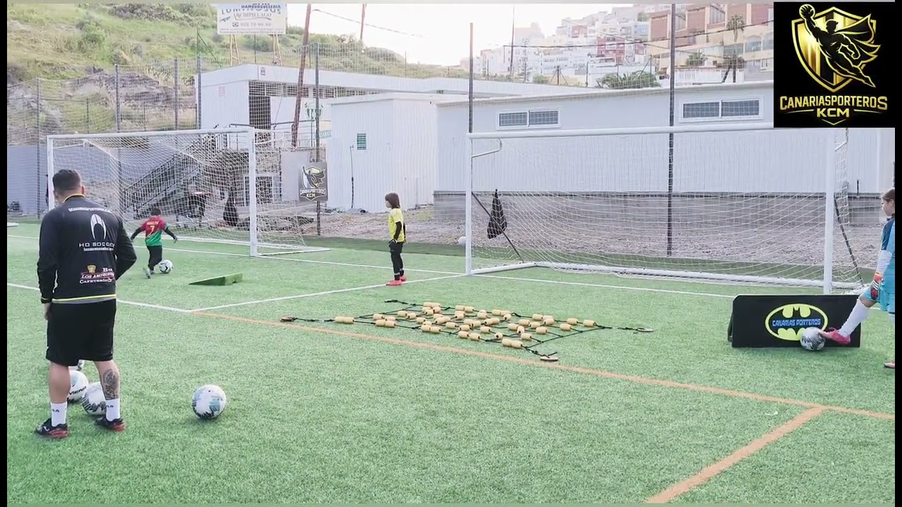 Pequeños en edad, enormes en ilusión. 😍⚽Cada entrenamiento es una aventura bajo palos. 