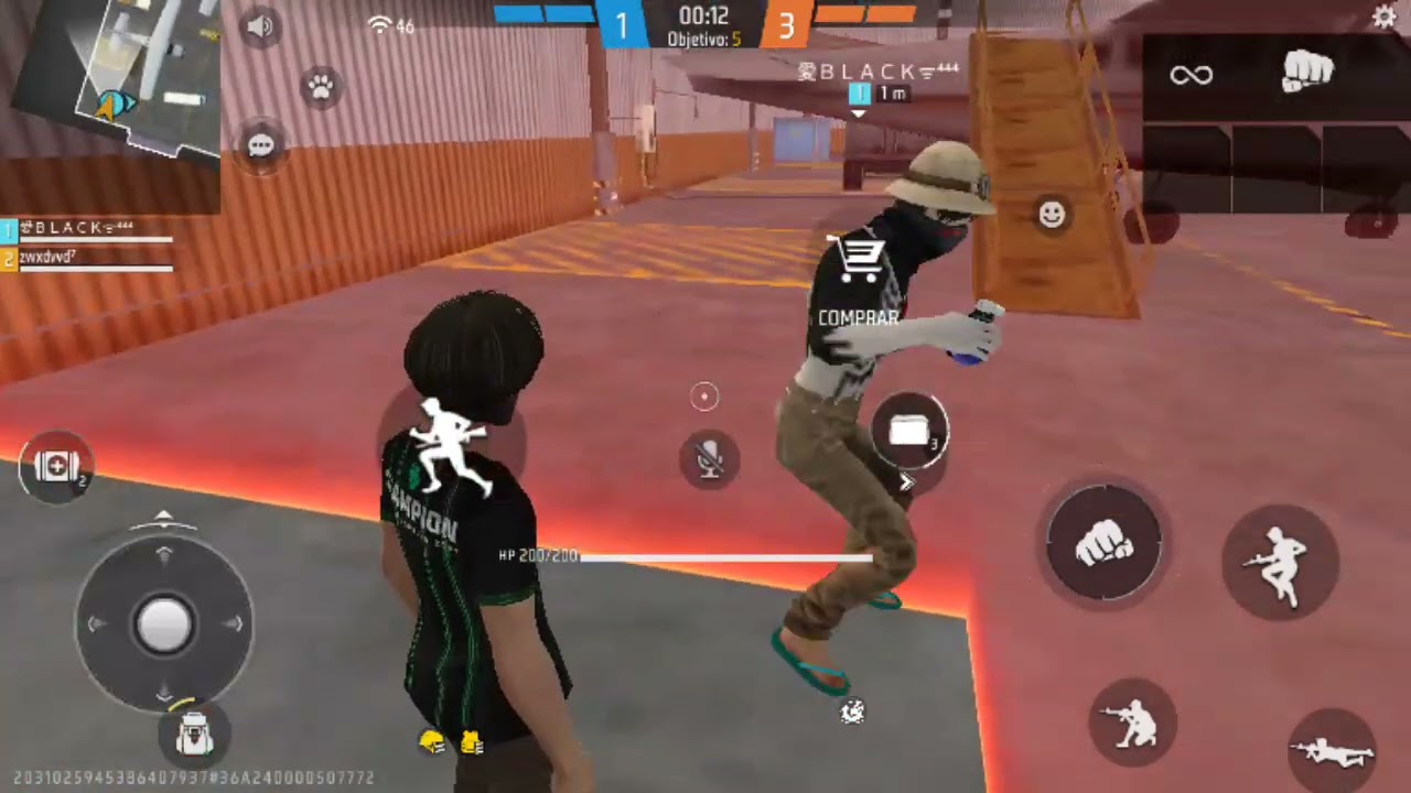 Meu amigo  jogando📲
