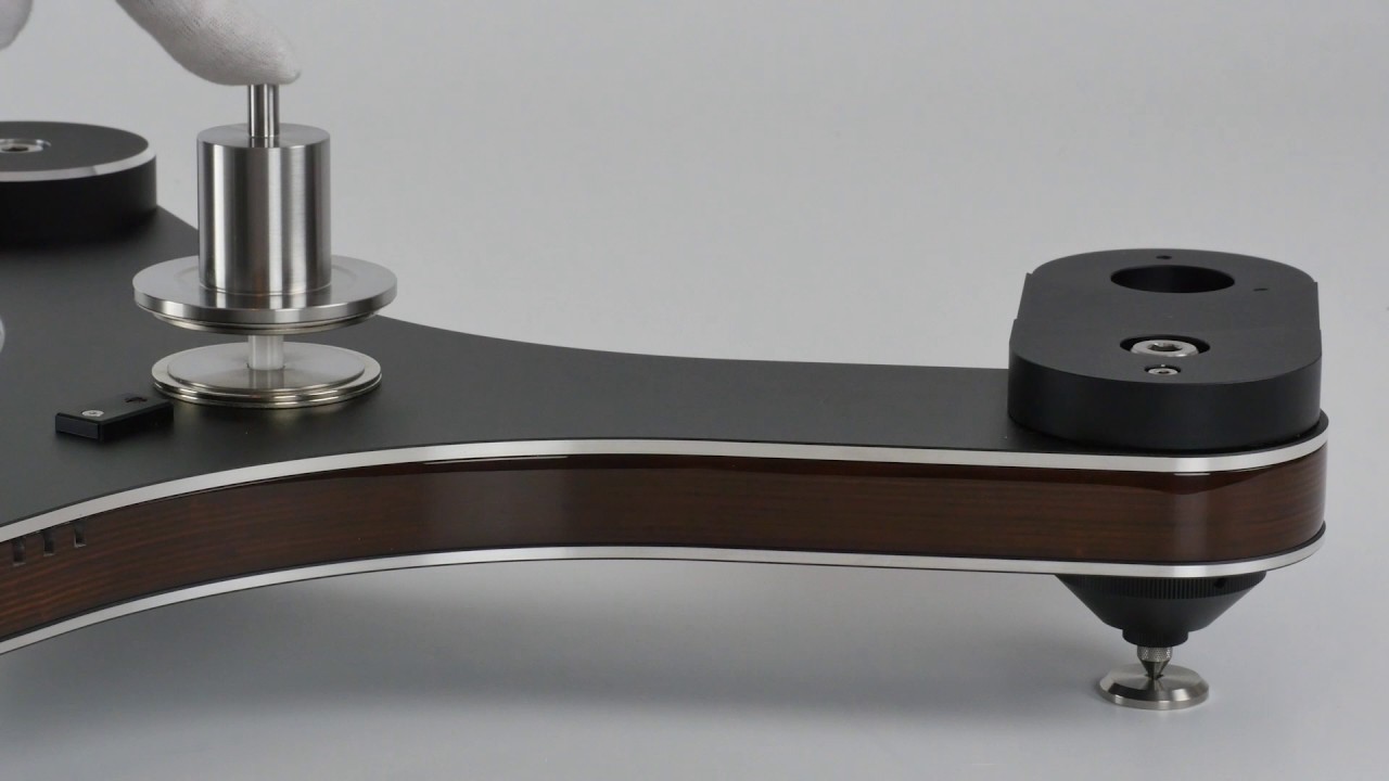Innovation Basic with tangential tonearms TT5 from Clearaudio