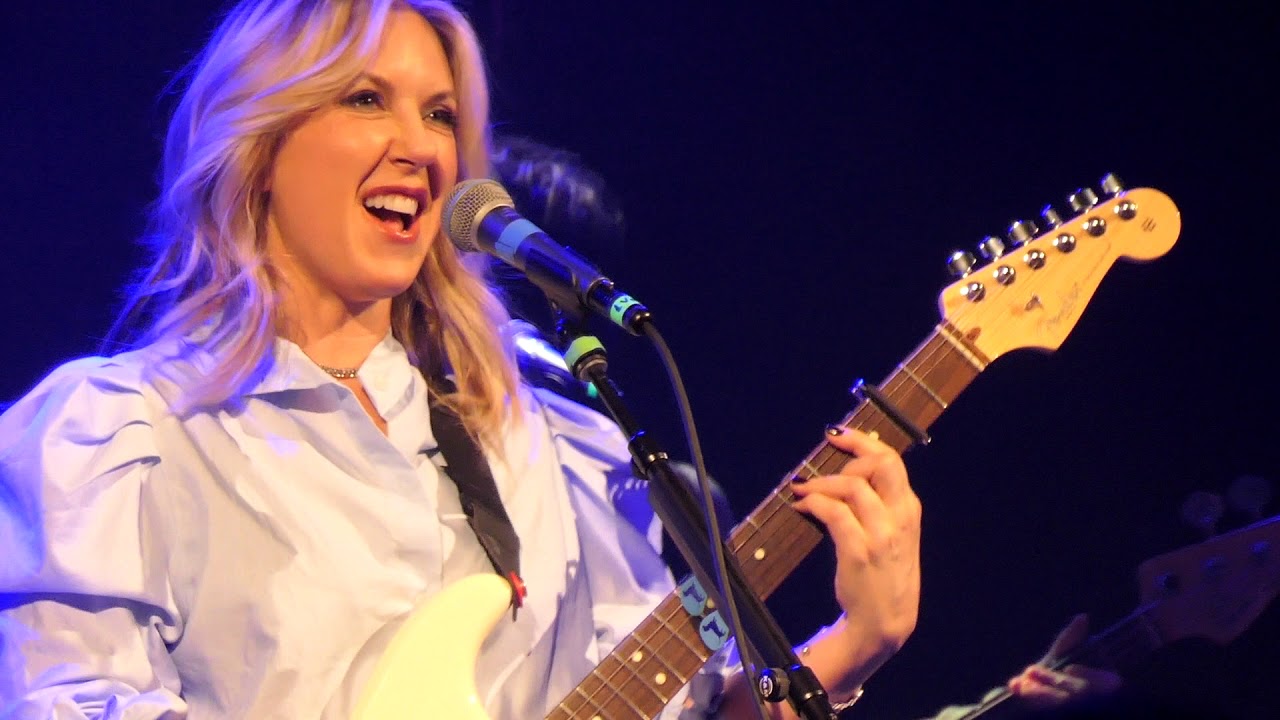 Liz Phair - Polyester Bride - White Eagle Hall - Jersey City, NJ 11/14/2019
